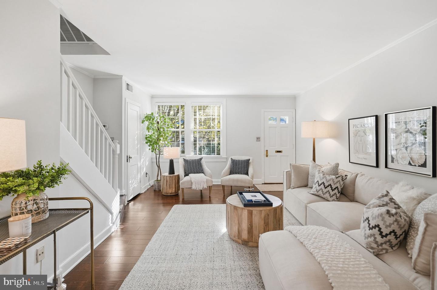 1401 S BARTON ST #221, ARLINGTON, Virginia 22204, 2 Bedrooms Bedrooms, ,1 BathroomBathrooms,Residential,For sale,1401 S BARTON ST #221,VAAR2067712 MLS # VAAR2067712