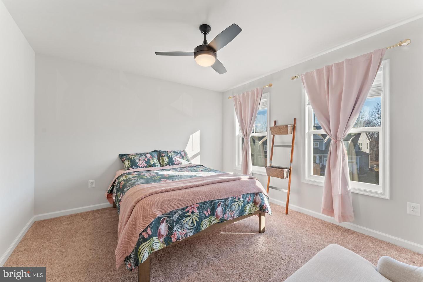 462 COASTAL AVE, STAFFORD, Virginia 22554, 5 Bedrooms Bedrooms, ,3 BathroomsBathrooms,Residential,For sale,462 COASTAL AVE,VAST2045260 MLS # VAST2045260