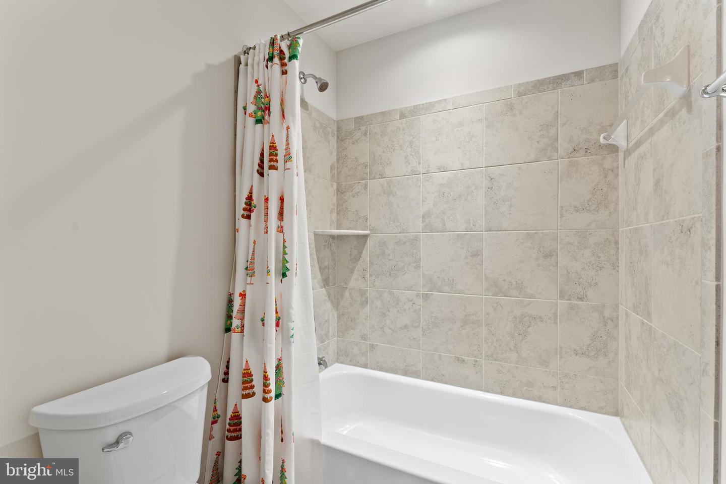 462 COASTAL AVE, STAFFORD, Virginia 22554, 5 Bedrooms Bedrooms, ,3 BathroomsBathrooms,Residential,For sale,462 COASTAL AVE,VAST2045260 MLS # VAST2045260