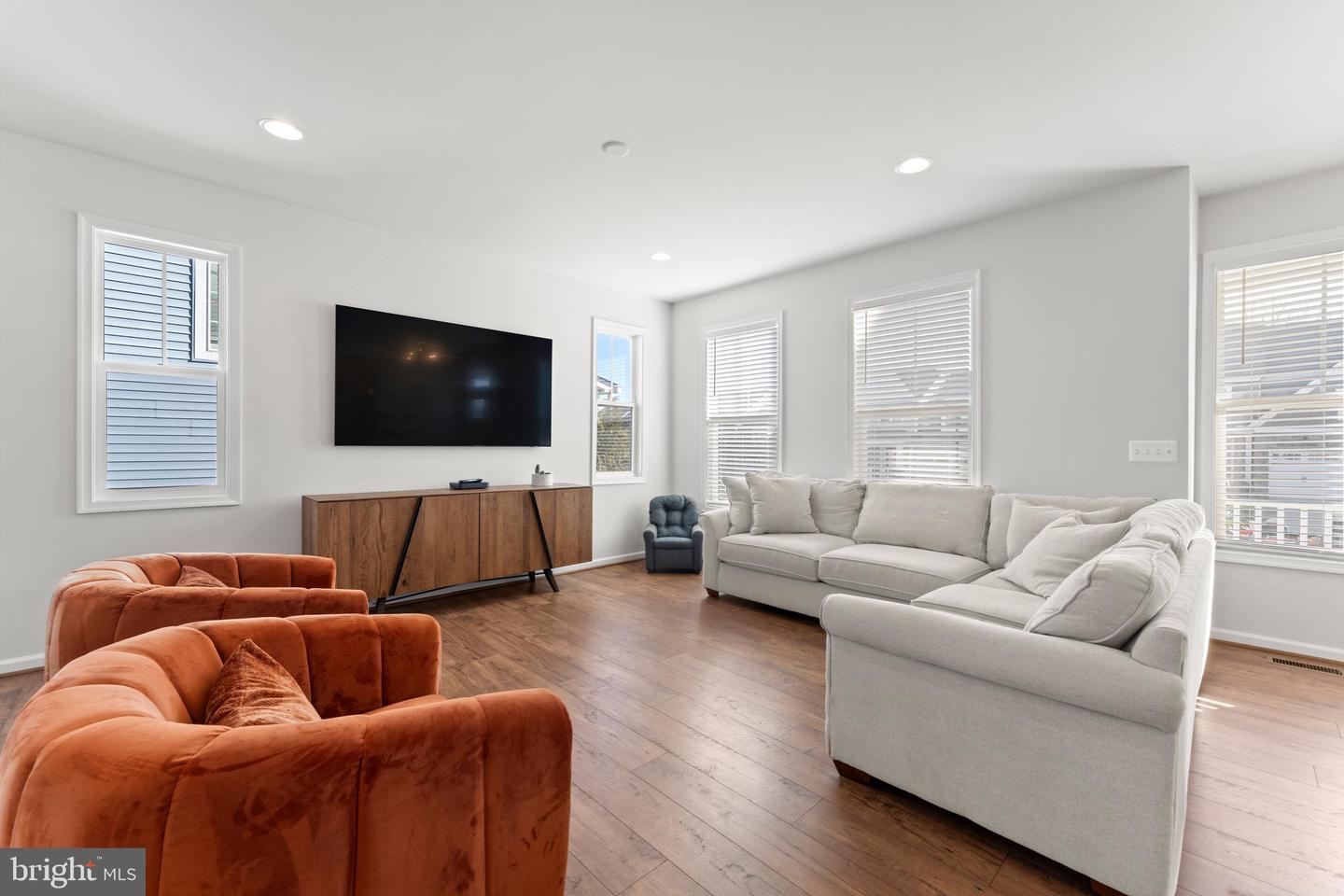 462 COASTAL AVE, STAFFORD, Virginia 22554, 5 Bedrooms Bedrooms, ,3 BathroomsBathrooms,Residential,For sale,462 COASTAL AVE,VAST2045260 MLS # VAST2045260