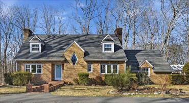 12215 HENDERSON RD, CLIFTON, Virginia 20124, 4 Bedrooms Bedrooms, ,3 BathroomsBathrooms,Residential,For sale,12215 HENDERSON RD,VAFX2285824 MLS # VAFX2285824