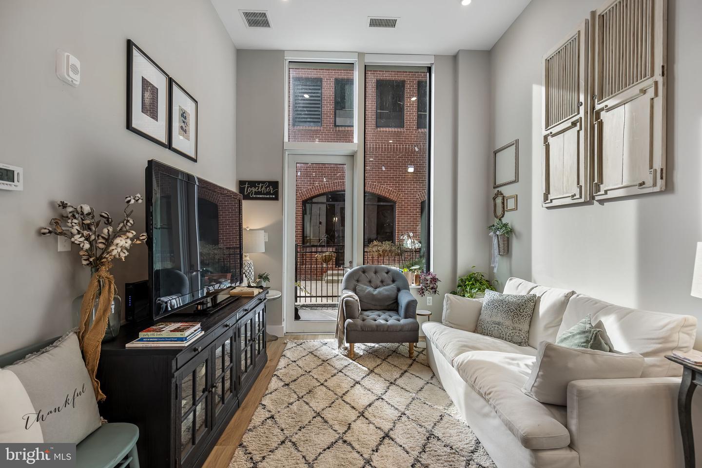 801 N FAIRFAX ST #142, ALEXANDRIA, Virginia 22314, 2 Bedrooms Bedrooms, ,2 BathroomsBathrooms,Residential,For sale,801 N FAIRFAX ST #142,VAAX2053178 MLS # VAAX2053178