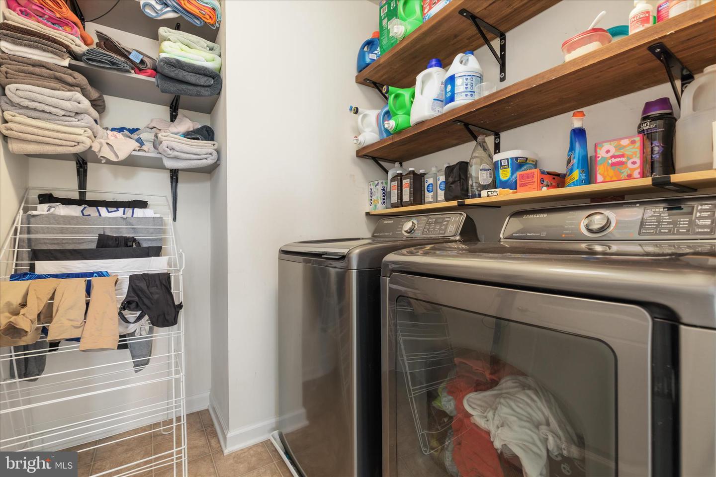 12 WILLIAM ALBERT WAY, LOVETTSVILLE, Virginia 20180, 4 Bedrooms Bedrooms, ,2 BathroomsBathrooms,Residential,For sale,12 WILLIAM ALBERT WAY,VALO2113988 MLS # VALO2113988