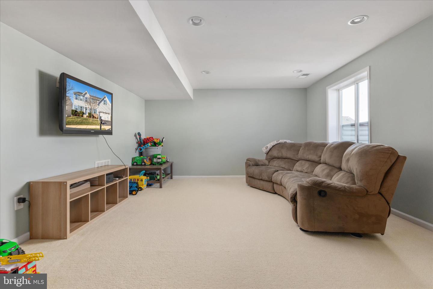 12 WILLIAM ALBERT WAY, LOVETTSVILLE, Virginia 20180, 4 Bedrooms Bedrooms, ,2 BathroomsBathrooms,Residential,For sale,12 WILLIAM ALBERT WAY,VALO2113988 MLS # VALO2113988