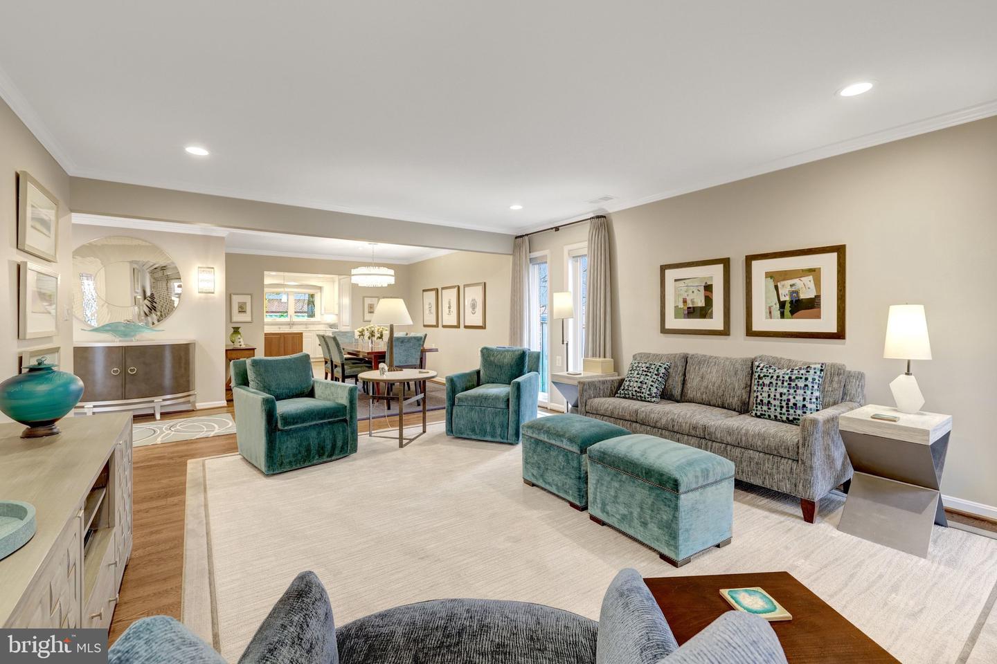 2806 OAKTON MANOR CT, OAKTON, Virginia 22124, 2 Bedrooms Bedrooms, ,2 BathroomsBathrooms,Residential,For sale,2806 OAKTON MANOR CT,VAFX2285852 MLS # VAFX2285852