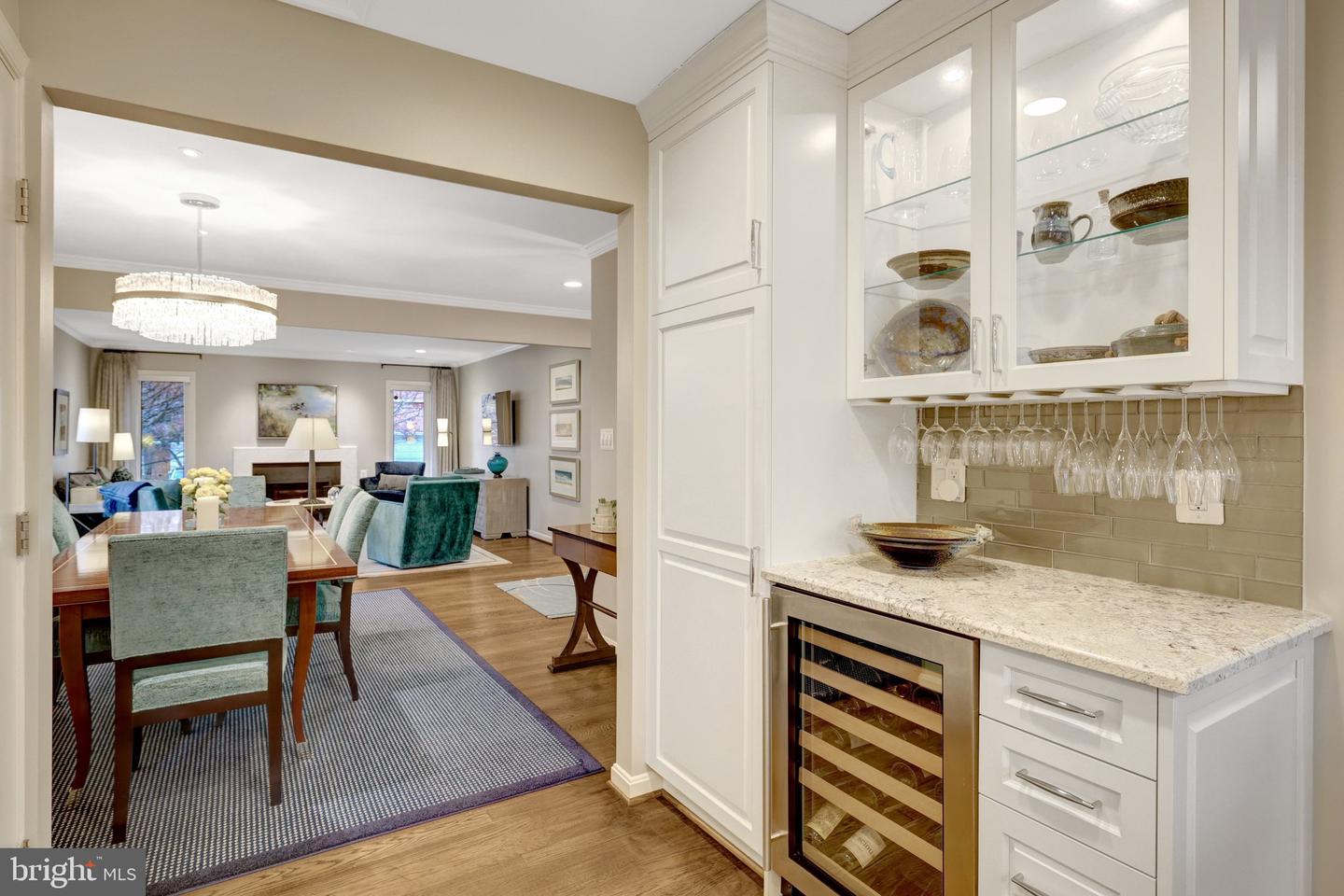 2806 OAKTON MANOR CT, OAKTON, Virginia 22124, 2 Bedrooms Bedrooms, ,2 BathroomsBathrooms,Residential,For sale,2806 OAKTON MANOR CT,VAFX2285852 MLS # VAFX2285852