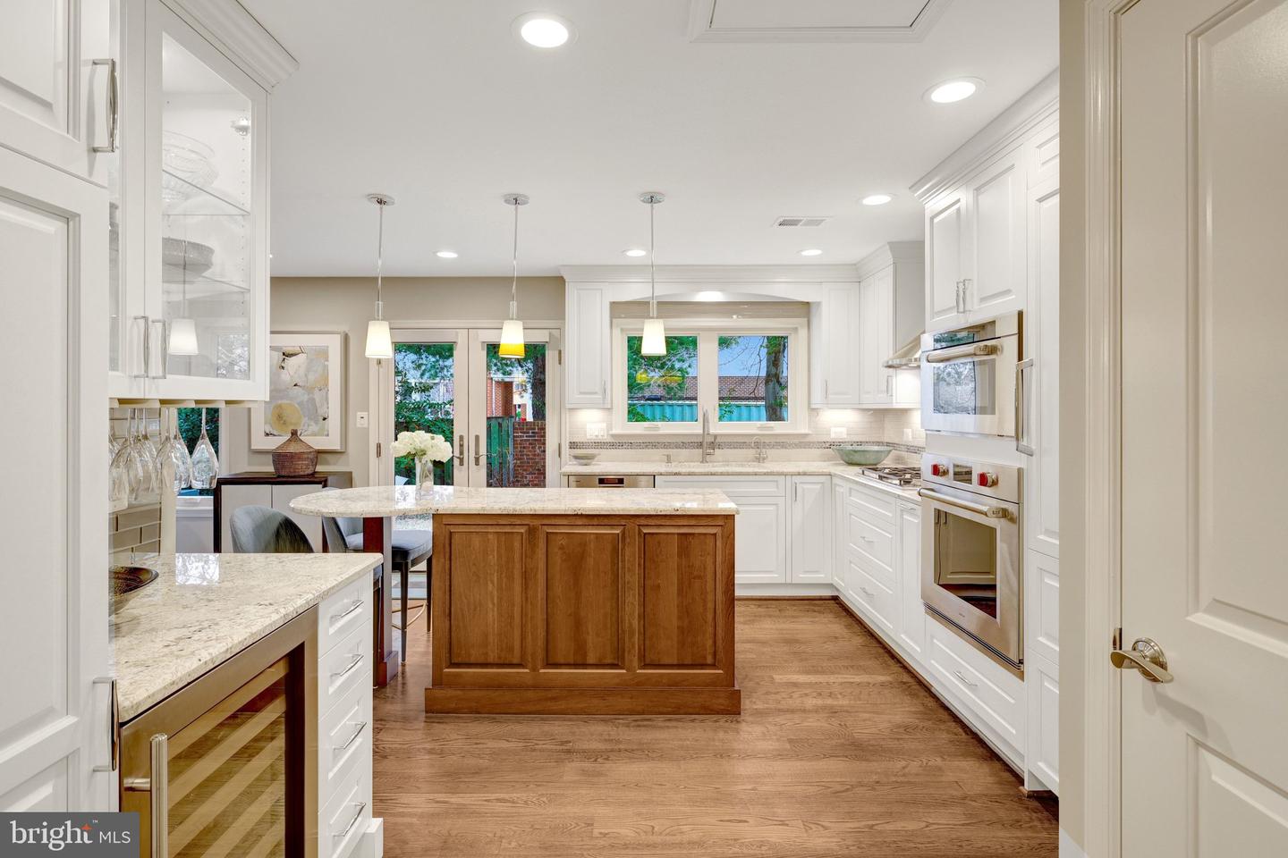 2806 OAKTON MANOR CT, OAKTON, Virginia 22124, 2 Bedrooms Bedrooms, ,2 BathroomsBathrooms,Residential,For sale,2806 OAKTON MANOR CT,VAFX2285852 MLS # VAFX2285852