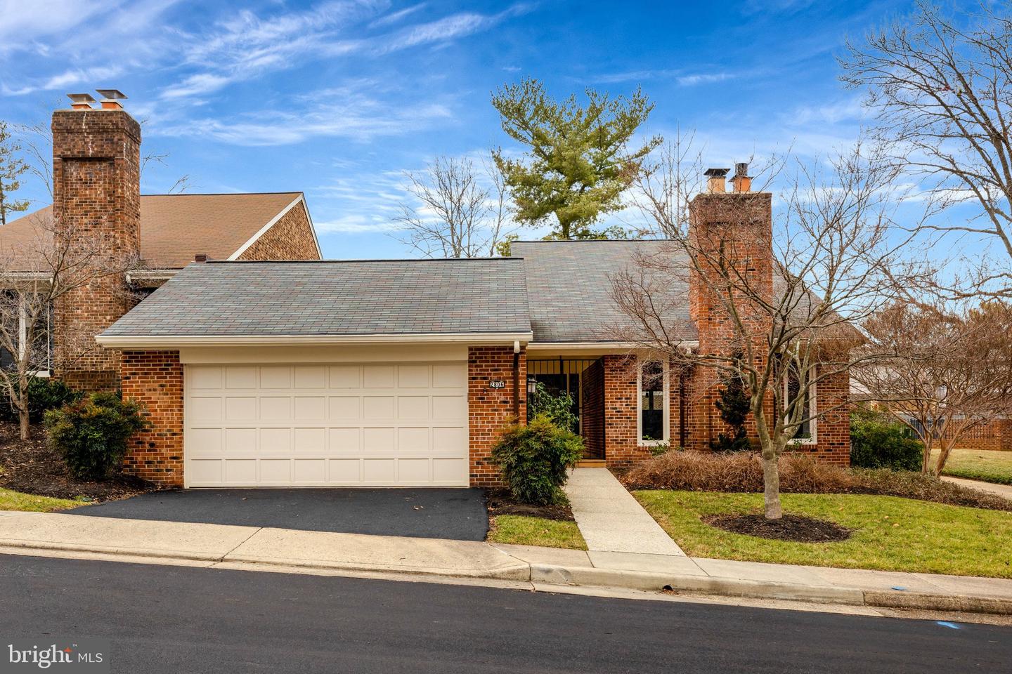 2806 OAKTON MANOR CT, OAKTON, Virginia 22124, 2 Bedrooms Bedrooms, ,2 BathroomsBathrooms,Residential,For sale,2806 OAKTON MANOR CT,VAFX2285852 MLS # VAFX2285852