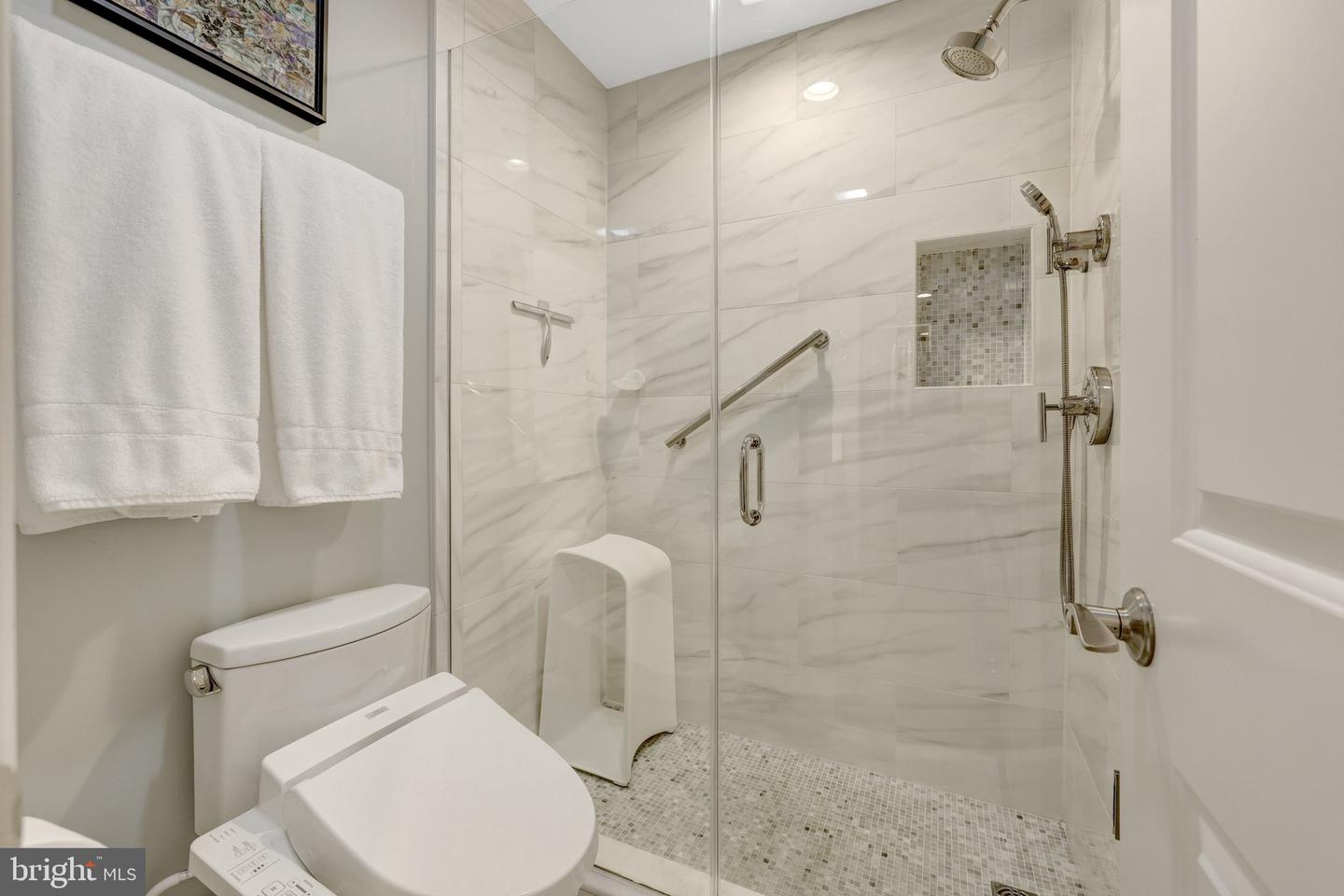 2806 OAKTON MANOR CT, OAKTON, Virginia 22124, 2 Bedrooms Bedrooms, ,2 BathroomsBathrooms,Residential,For sale,2806 OAKTON MANOR CT,VAFX2285852 MLS # VAFX2285852