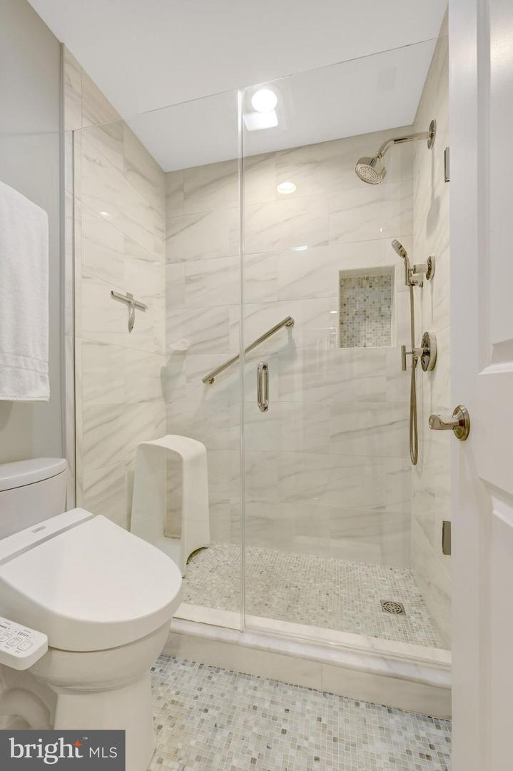 2806 OAKTON MANOR CT, OAKTON, Virginia 22124, 2 Bedrooms Bedrooms, ,2 BathroomsBathrooms,Residential,For sale,2806 OAKTON MANOR CT,VAFX2285852 MLS # VAFX2285852