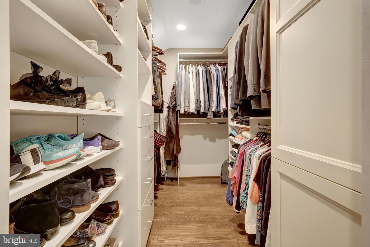 2806 OAKTON MANOR CT, OAKTON, Virginia 22124, 2 Bedrooms Bedrooms, ,2 BathroomsBathrooms,Residential,For sale,2806 OAKTON MANOR CT,VAFX2285852 MLS # VAFX2285852