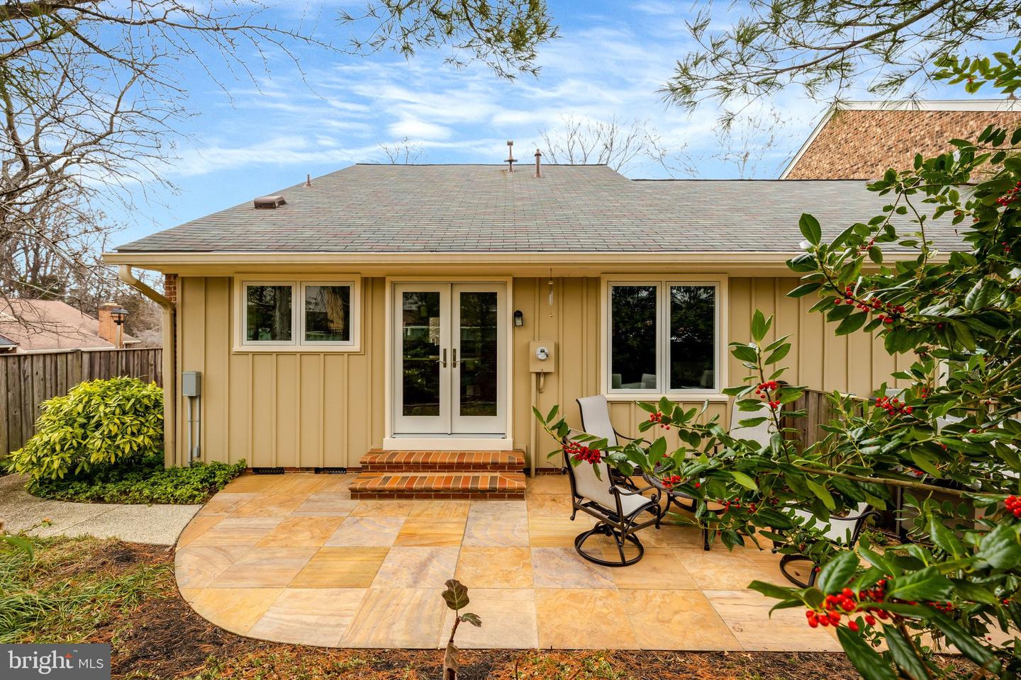 2806 OAKTON MANOR CT, OAKTON, Virginia 22124, 2 Bedrooms Bedrooms, ,2 BathroomsBathrooms,Residential,For sale,2806 OAKTON MANOR CT,VAFX2285852 MLS # VAFX2285852