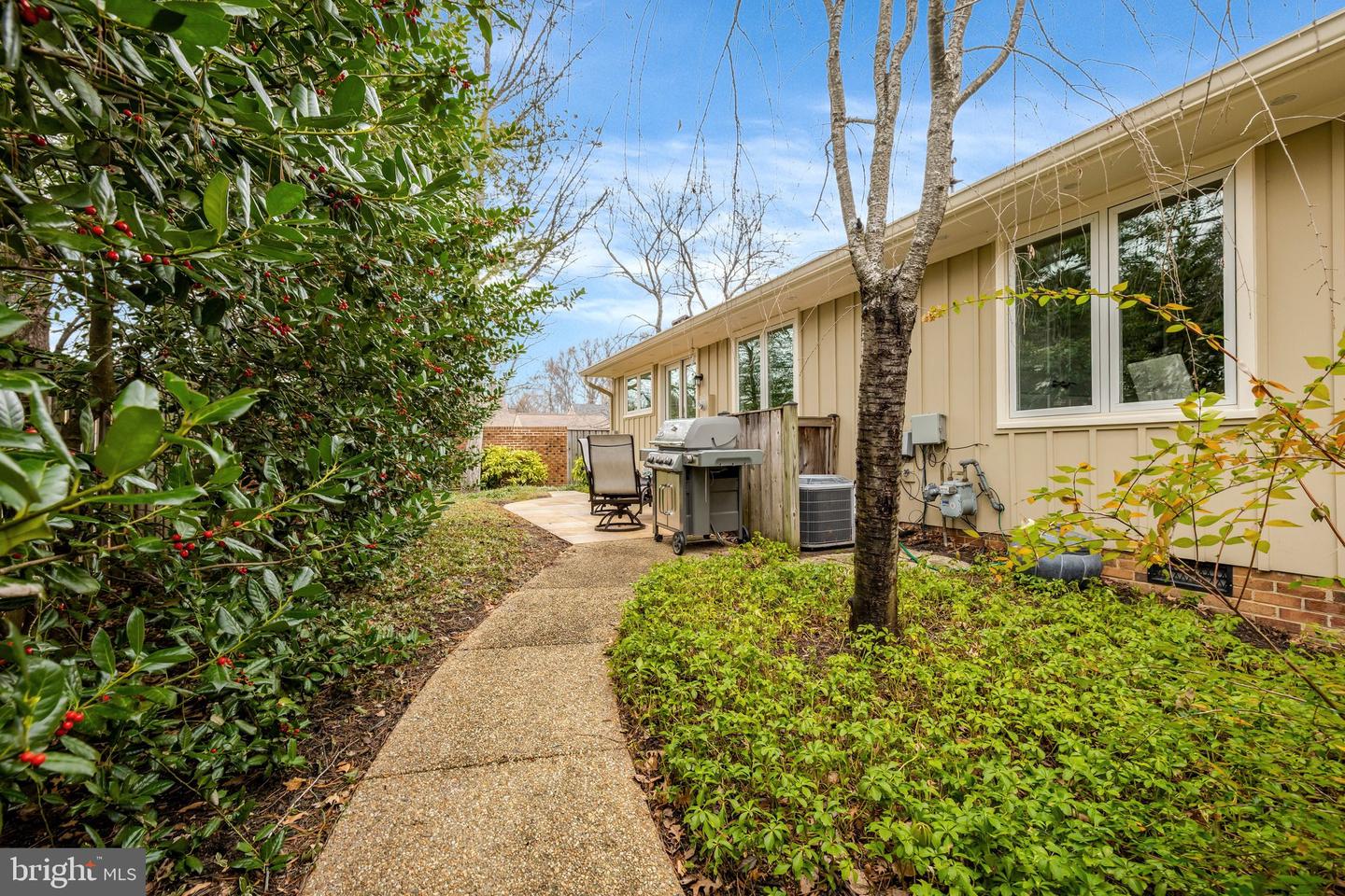 2806 OAKTON MANOR CT, OAKTON, Virginia 22124, 2 Bedrooms Bedrooms, ,2 BathroomsBathrooms,Residential,For sale,2806 OAKTON MANOR CT,VAFX2285852 MLS # VAFX2285852