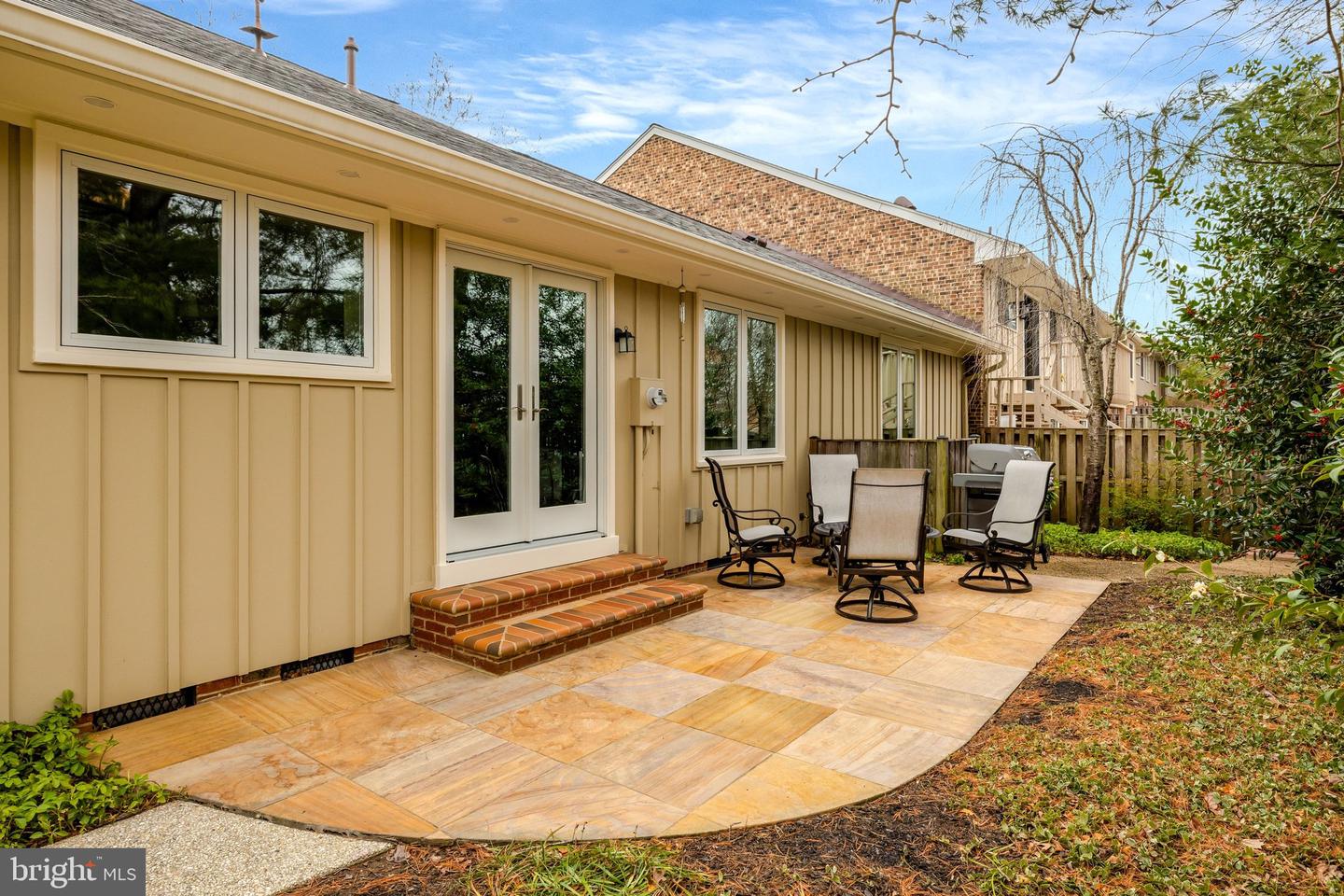 2806 OAKTON MANOR CT, OAKTON, Virginia 22124, 2 Bedrooms Bedrooms, ,2 BathroomsBathrooms,Residential,For sale,2806 OAKTON MANOR CT,VAFX2285852 MLS # VAFX2285852