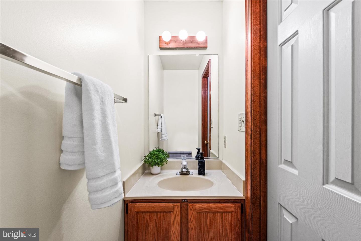 10628 CHESTERWOOD DR, SPOTSYLVANIA, Virginia 22553, 4 Bedrooms Bedrooms, ,3 BathroomsBathrooms,Residential,For sale,10628 CHESTERWOOD DR,VASP2038676 MLS # VASP2038676