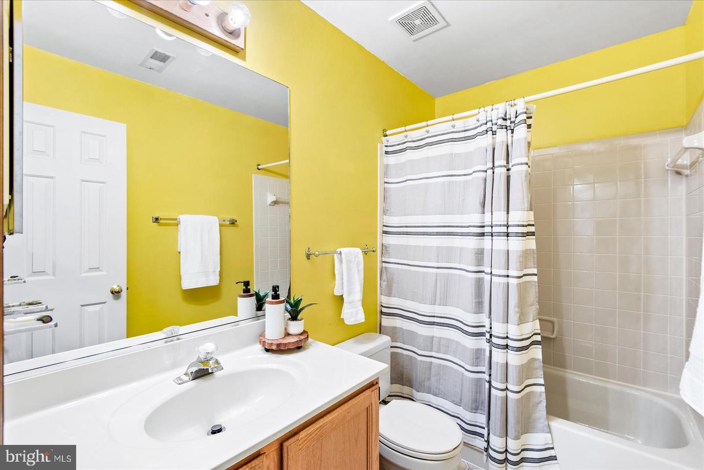 10628 CHESTERWOOD DR, SPOTSYLVANIA, Virginia 22553, 4 Bedrooms Bedrooms, ,3 BathroomsBathrooms,Residential,For sale,10628 CHESTERWOOD DR,VASP2038676 MLS # VASP2038676