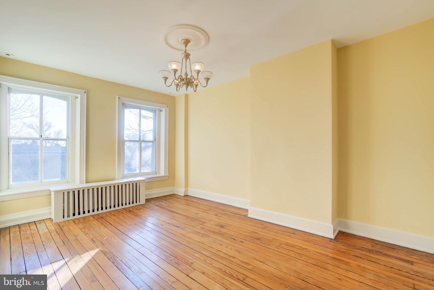 602 EAST CAPITOL ST NE, WASHINGTON, District Of Columbia 20003, 5 Bedrooms Bedrooms, ,3 BathroomsBathrooms,Residential,For sale,602 EAST CAPITOL ST NE,DCDC2241528 MLS # DCDC2241528