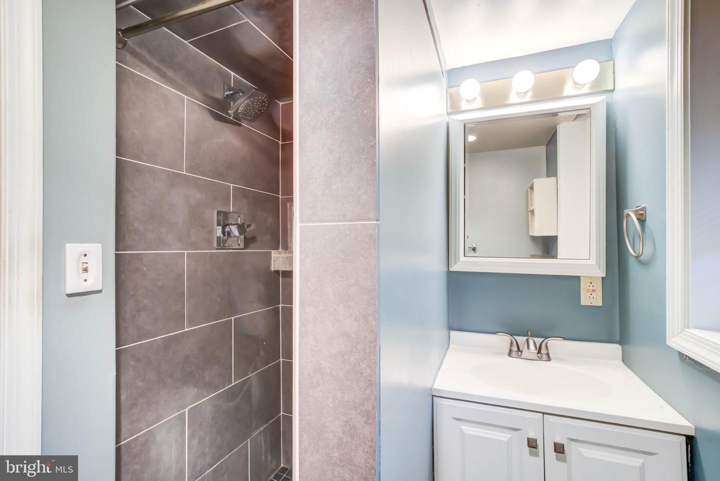 602 EAST CAPITOL ST NE, WASHINGTON, District Of Columbia 20003, 5 Bedrooms Bedrooms, ,3 BathroomsBathrooms,Residential,For sale,602 EAST CAPITOL ST NE,DCDC2241528 MLS # DCDC2241528