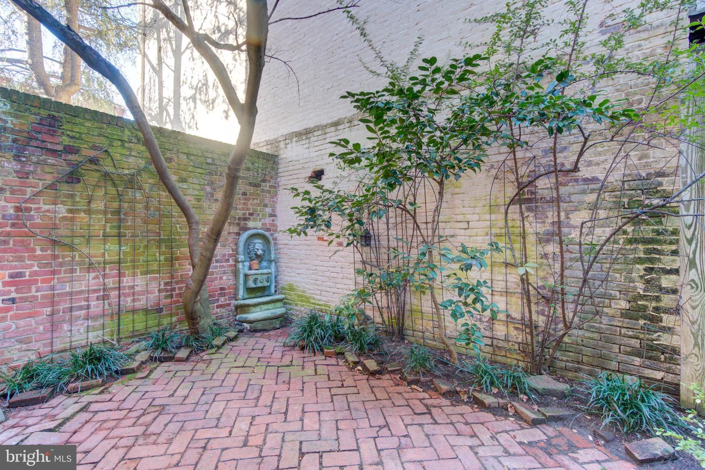 602 EAST CAPITOL ST NE, WASHINGTON, District Of Columbia 20003, 5 Bedrooms Bedrooms, ,3 BathroomsBathrooms,Residential,For sale,602 EAST CAPITOL ST NE,DCDC2241528 MLS # DCDC2241528