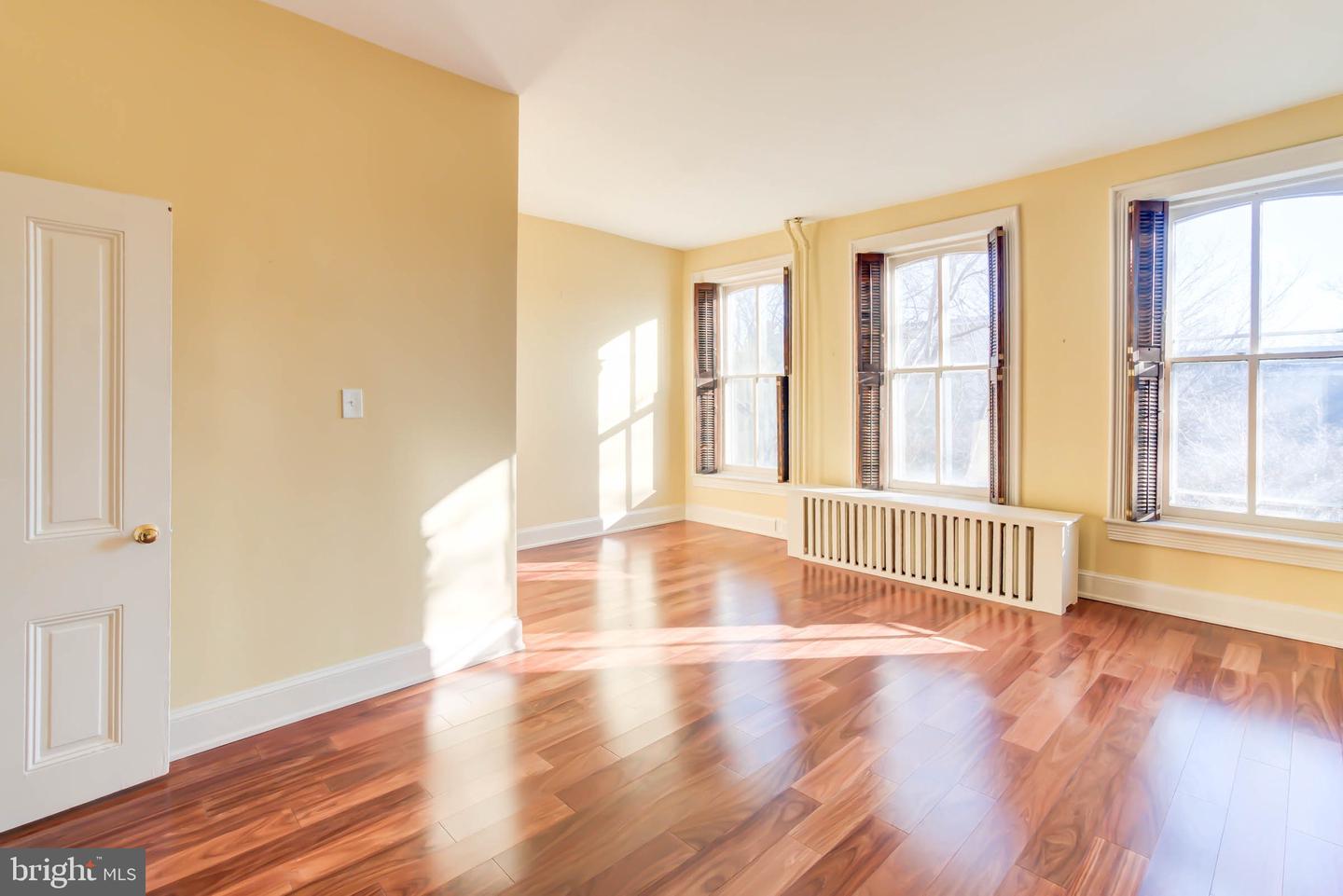 602 EAST CAPITOL ST NE, WASHINGTON, District Of Columbia 20003, 5 Bedrooms Bedrooms, ,3 BathroomsBathrooms,Residential,For sale,602 EAST CAPITOL ST NE,DCDC2241528 MLS # DCDC2241528