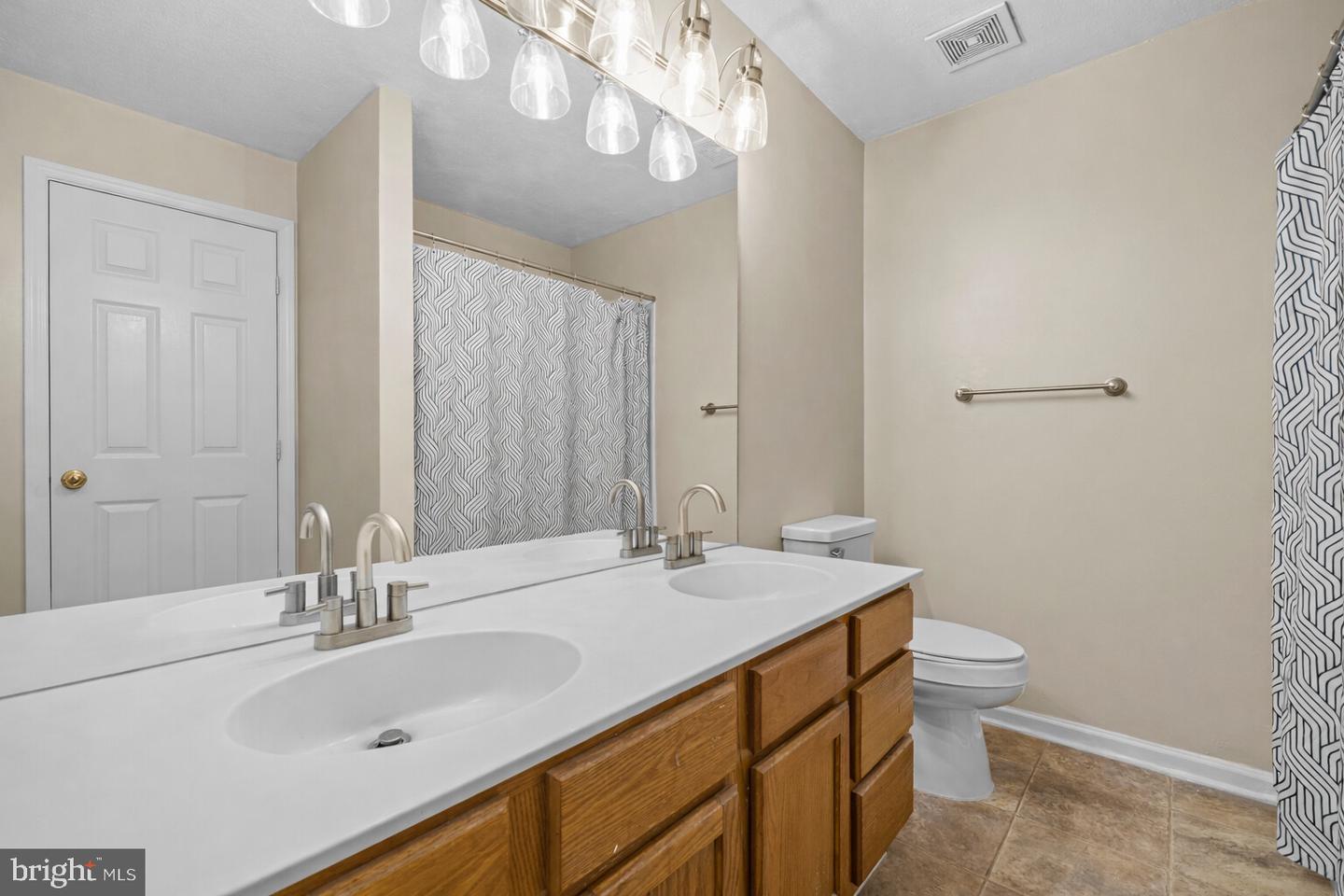 8073 STONEWALL BRIGADE CT, MANASSAS, Virginia 20109, 2 Bedrooms Bedrooms, ,1 BathroomBathrooms,Residential,For sale,8073 STONEWALL BRIGADE CT,VAPW2110606 MLS # VAPW2110606