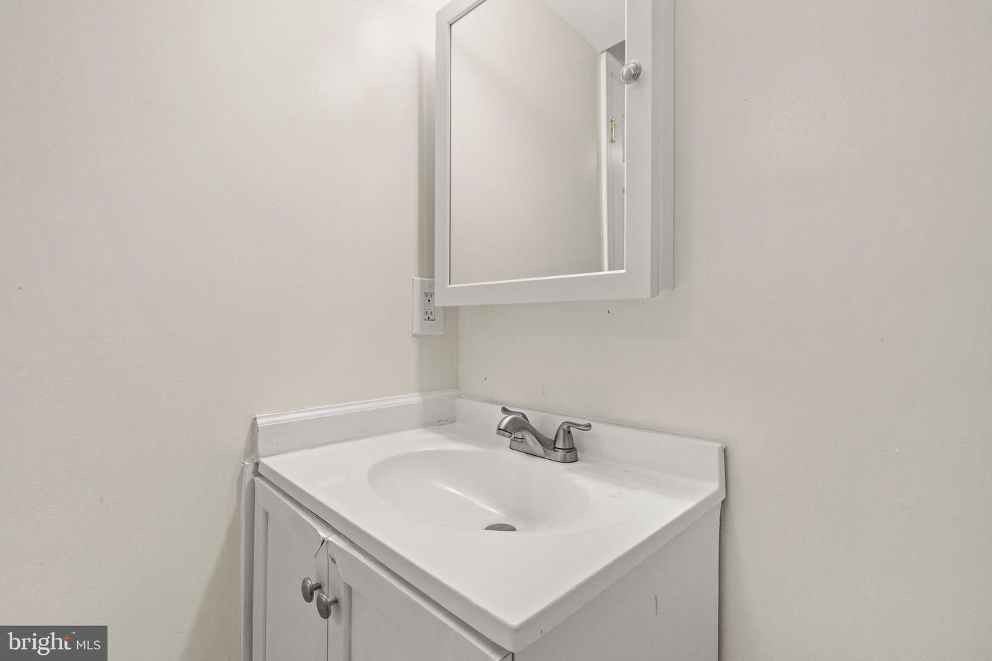 6639 ROCKLEIGH WAY, ALEXANDRIA, Virginia 22315, 3 Bedrooms Bedrooms, ,3 BathroomsBathrooms,Residential,For sale,6639 ROCKLEIGH WAY,VAFX2285952 MLS # VAFX2285952 6639 ROCKLEIGH WAY, ALEXANDRIA, Virginia 22315, 3 Bedrooms Bedrooms, ,3 BathroomsBathrooms,Residential,For sale,6639 ROCKLEIGH WAY,VAFX2285952 MLS # VAFX2285952