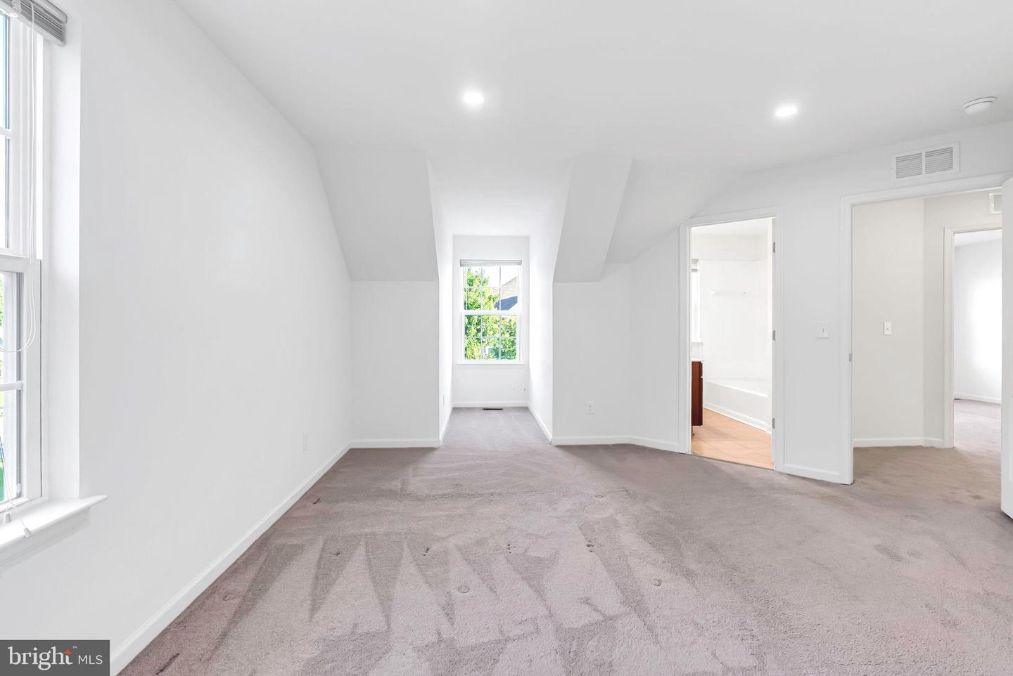 40560 ALDIE SPRINGS DR, ALDIE, Virginia 20105, 5 Bedrooms Bedrooms, ,4 BathroomsBathrooms,Residential,For sale,40560 ALDIE SPRINGS DR,VALO2114108 MLS # VALO2114108