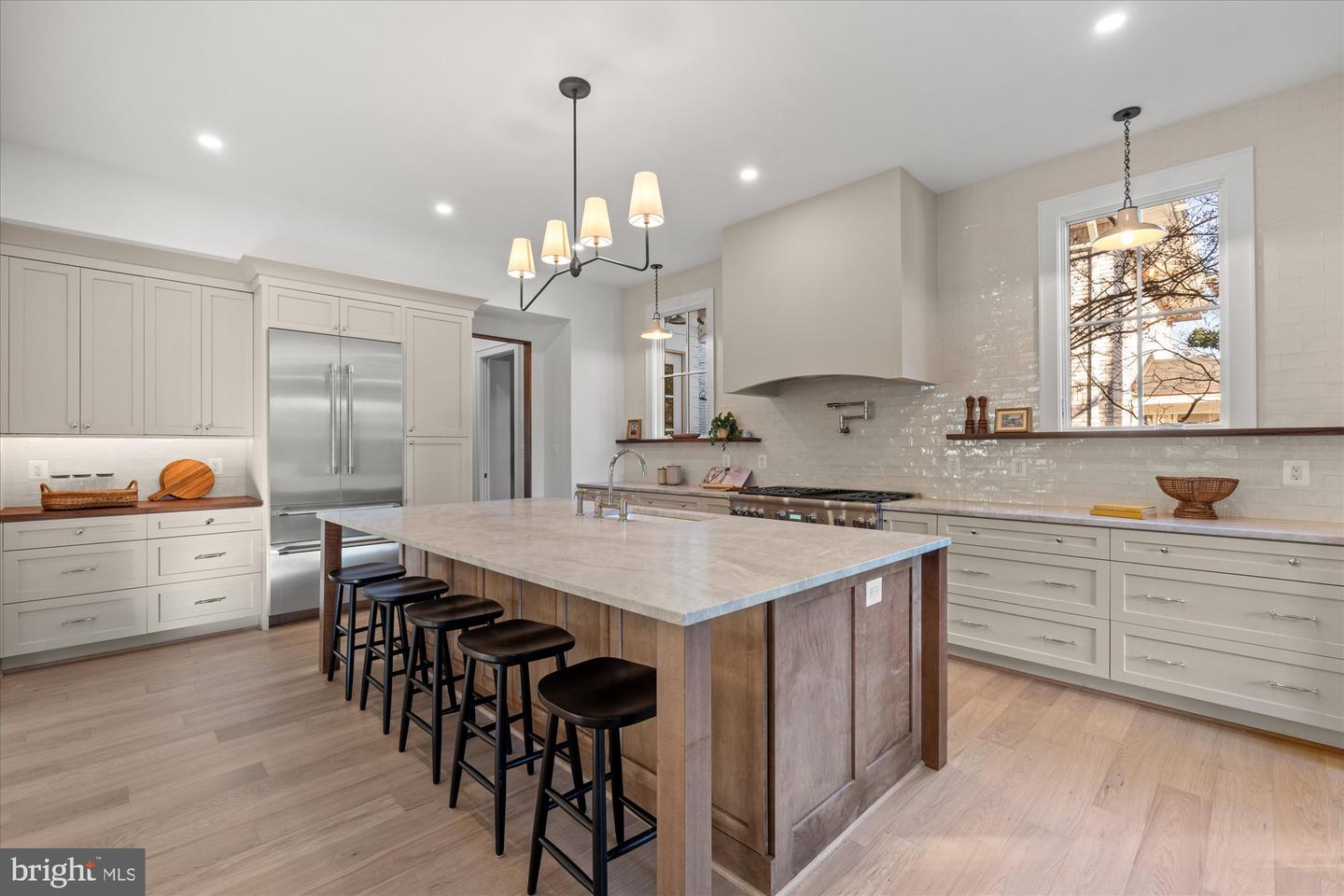 14 W BELLEFONTE AVE, ALEXANDRIA, Virginia 22301, 5 Bedrooms Bedrooms, ,5 BathroomsBathrooms,Residential,For sale,14 W BELLEFONTE AVE,VAAX2053240 MLS # VAAX2053240