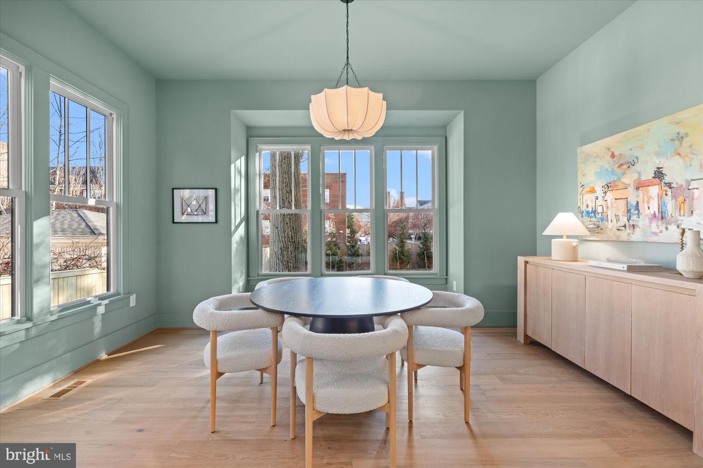 14 W BELLEFONTE AVE, ALEXANDRIA, Virginia 22301, 5 Bedrooms Bedrooms, ,5 BathroomsBathrooms,Residential,For sale,14 W BELLEFONTE AVE,VAAX2053240 MLS # VAAX2053240