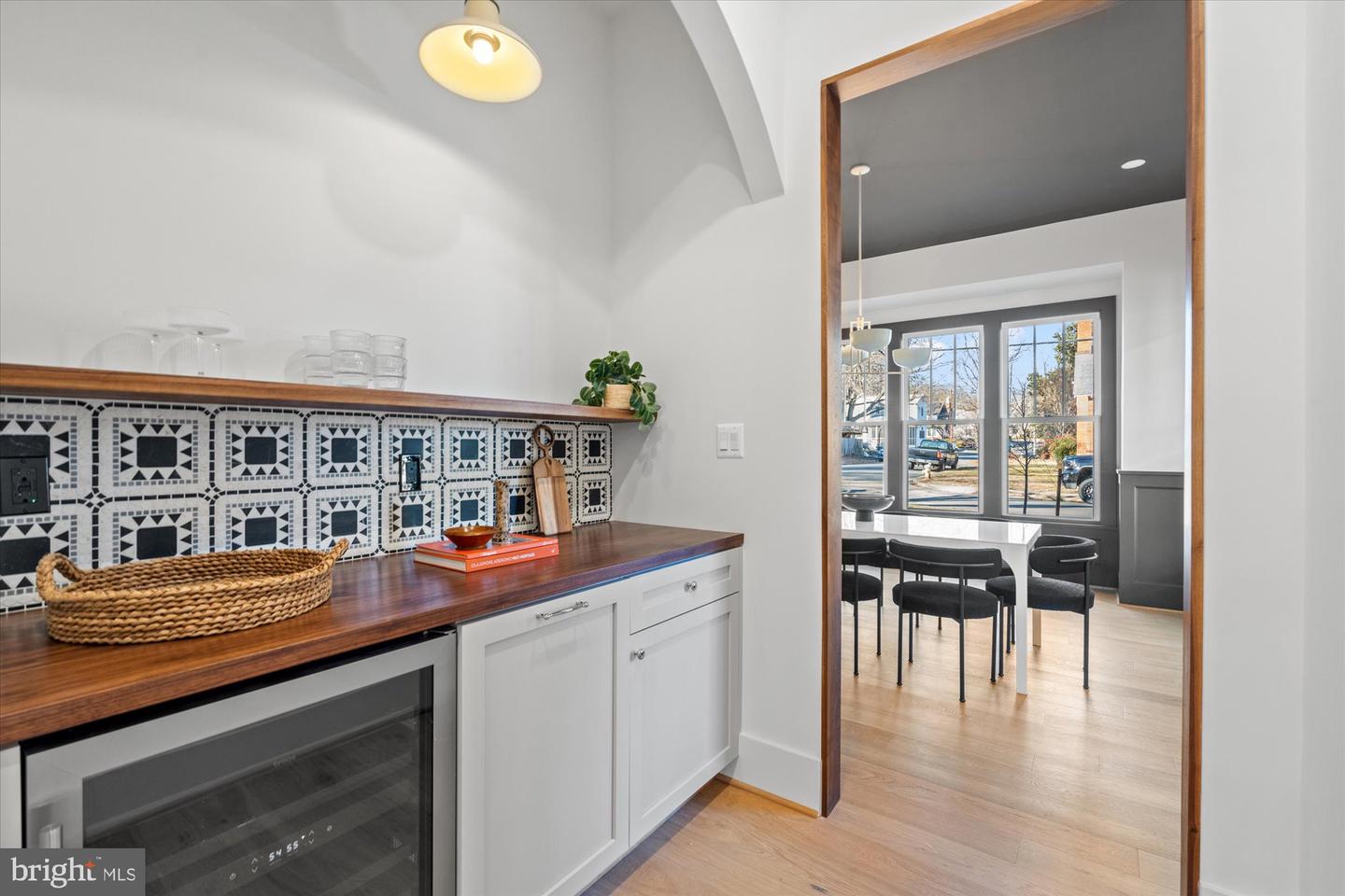 14 W BELLEFONTE AVE, ALEXANDRIA, Virginia 22301, 5 Bedrooms Bedrooms, ,5 BathroomsBathrooms,Residential,For sale,14 W BELLEFONTE AVE,VAAX2053240 MLS # VAAX2053240