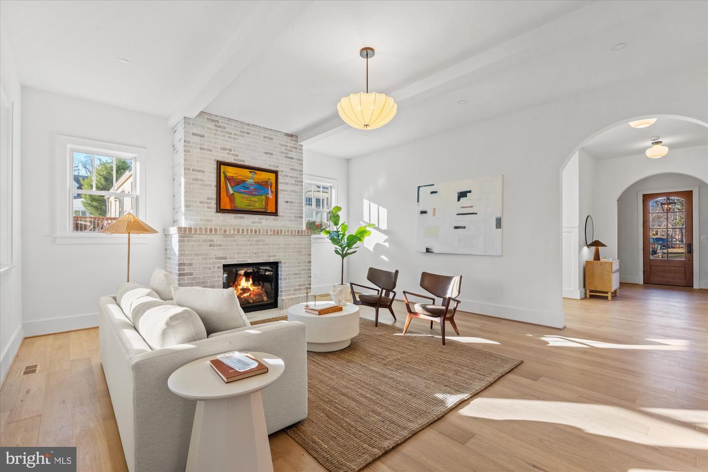 14 W BELLEFONTE AVE, ALEXANDRIA, Virginia 22301, 5 Bedrooms Bedrooms, ,5 BathroomsBathrooms,Residential,For sale,14 W BELLEFONTE AVE,VAAX2053240 MLS # VAAX2053240