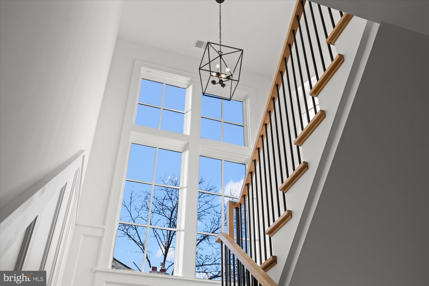 14 W BELLEFONTE AVE, ALEXANDRIA, Virginia 22301, 5 Bedrooms Bedrooms, ,5 BathroomsBathrooms,Residential,For sale,14 W BELLEFONTE AVE,VAAX2053240 MLS # VAAX2053240