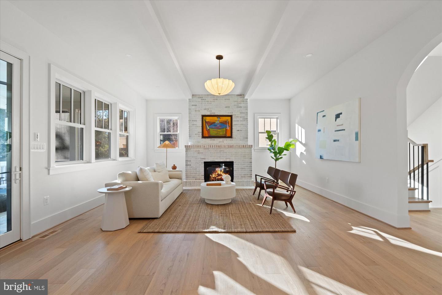 14 W BELLEFONTE AVE, ALEXANDRIA, Virginia 22301, 5 Bedrooms Bedrooms, ,5 BathroomsBathrooms,Residential,For sale,14 W BELLEFONTE AVE,VAAX2053240 MLS # VAAX2053240