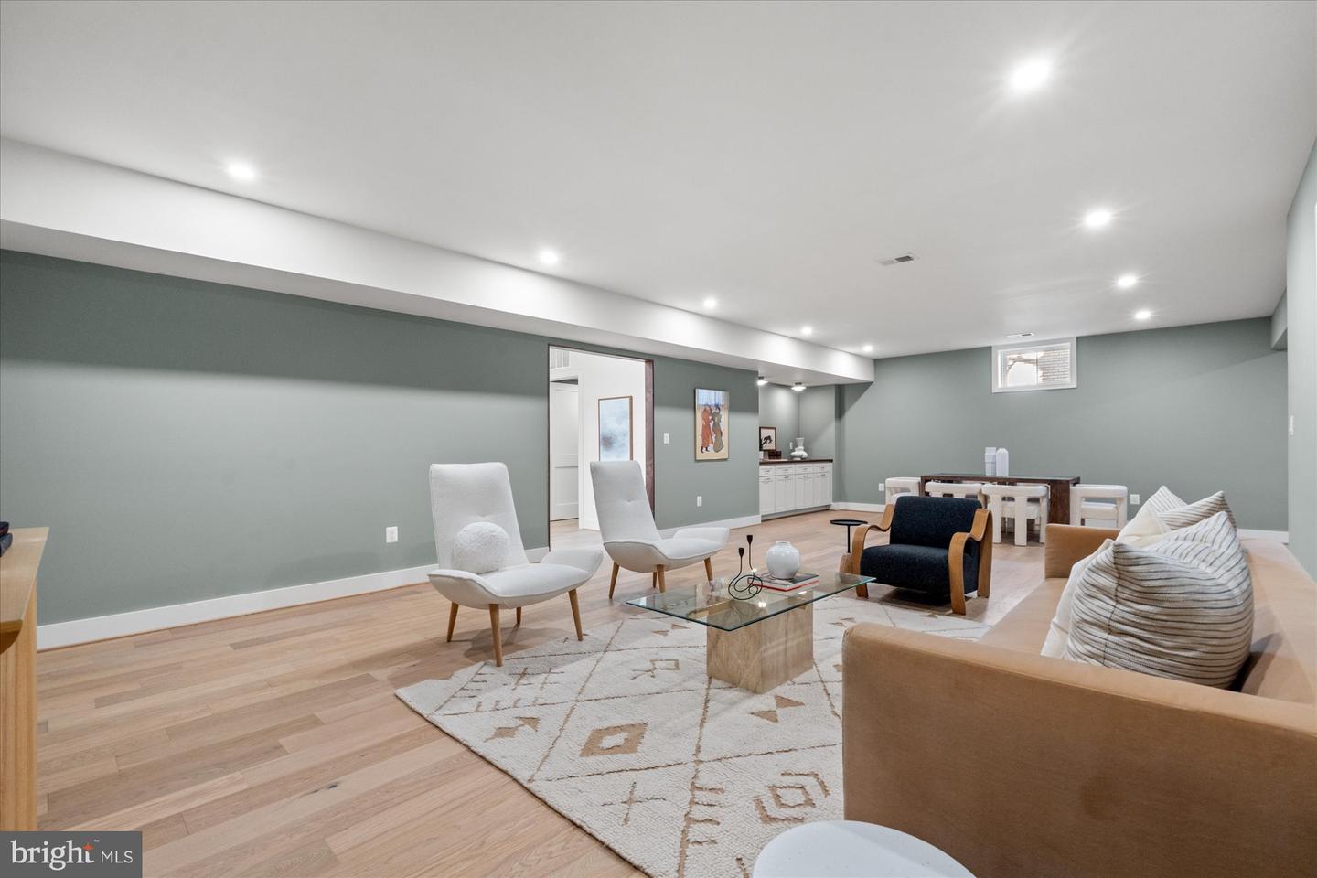 14 W BELLEFONTE AVE, ALEXANDRIA, Virginia 22301, 5 Bedrooms Bedrooms, ,5 BathroomsBathrooms,Residential,For sale,14 W BELLEFONTE AVE,VAAX2053240 MLS # VAAX2053240