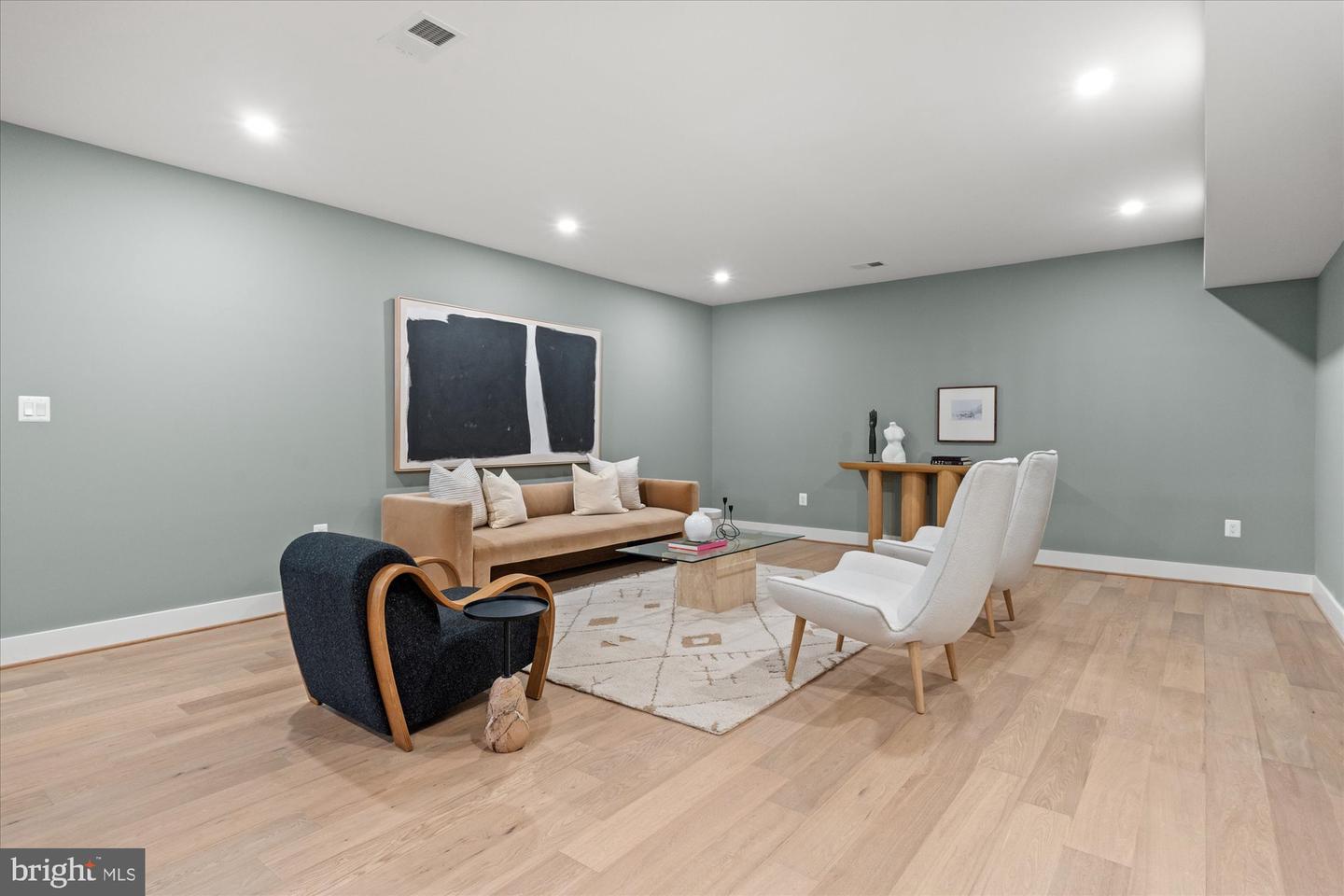 14 W BELLEFONTE AVE, ALEXANDRIA, Virginia 22301, 5 Bedrooms Bedrooms, ,5 BathroomsBathrooms,Residential,For sale,14 W BELLEFONTE AVE,VAAX2053240 MLS # VAAX2053240