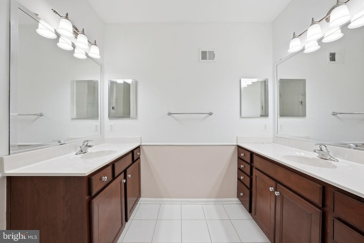 9539 CENTER ST, MANASSAS, Virginia 20110, 3 Bedrooms Bedrooms, 7 Rooms Rooms,2 BathroomsBathrooms,Residential,For sale,9539 CENTER ST,VAMN2009972 MLS # VAMN2009972