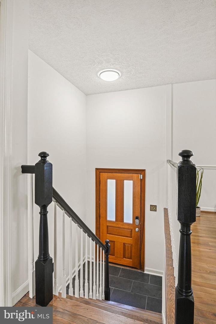 503 E CHARLOTTE ST, STERLING, Virginia 20164, 4 Bedrooms Bedrooms, ,2 BathroomsBathrooms,Residential,For sale,503 E CHARLOTTE ST,VALO2114136 MLS # VALO2114136