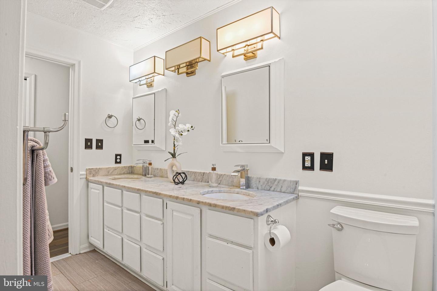 503 E CHARLOTTE ST, STERLING, Virginia 20164, 4 Bedrooms Bedrooms, ,2 BathroomsBathrooms,Residential,For sale,503 E CHARLOTTE ST,VALO2114136 MLS # VALO2114136