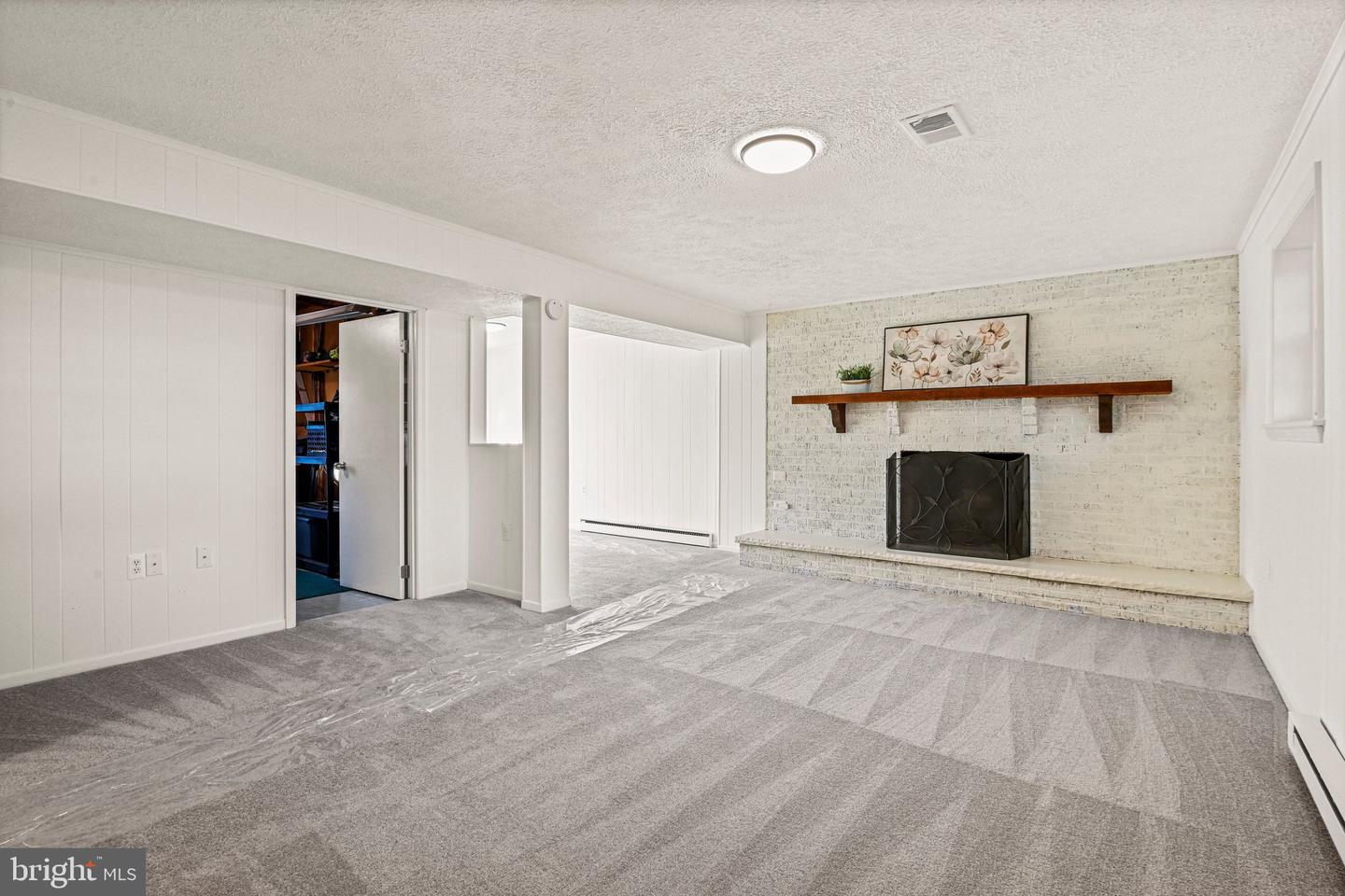 503 E CHARLOTTE ST, STERLING, Virginia 20164, 4 Bedrooms Bedrooms, ,2 BathroomsBathrooms,Residential,For sale,503 E CHARLOTTE ST,VALO2114136 MLS # VALO2114136