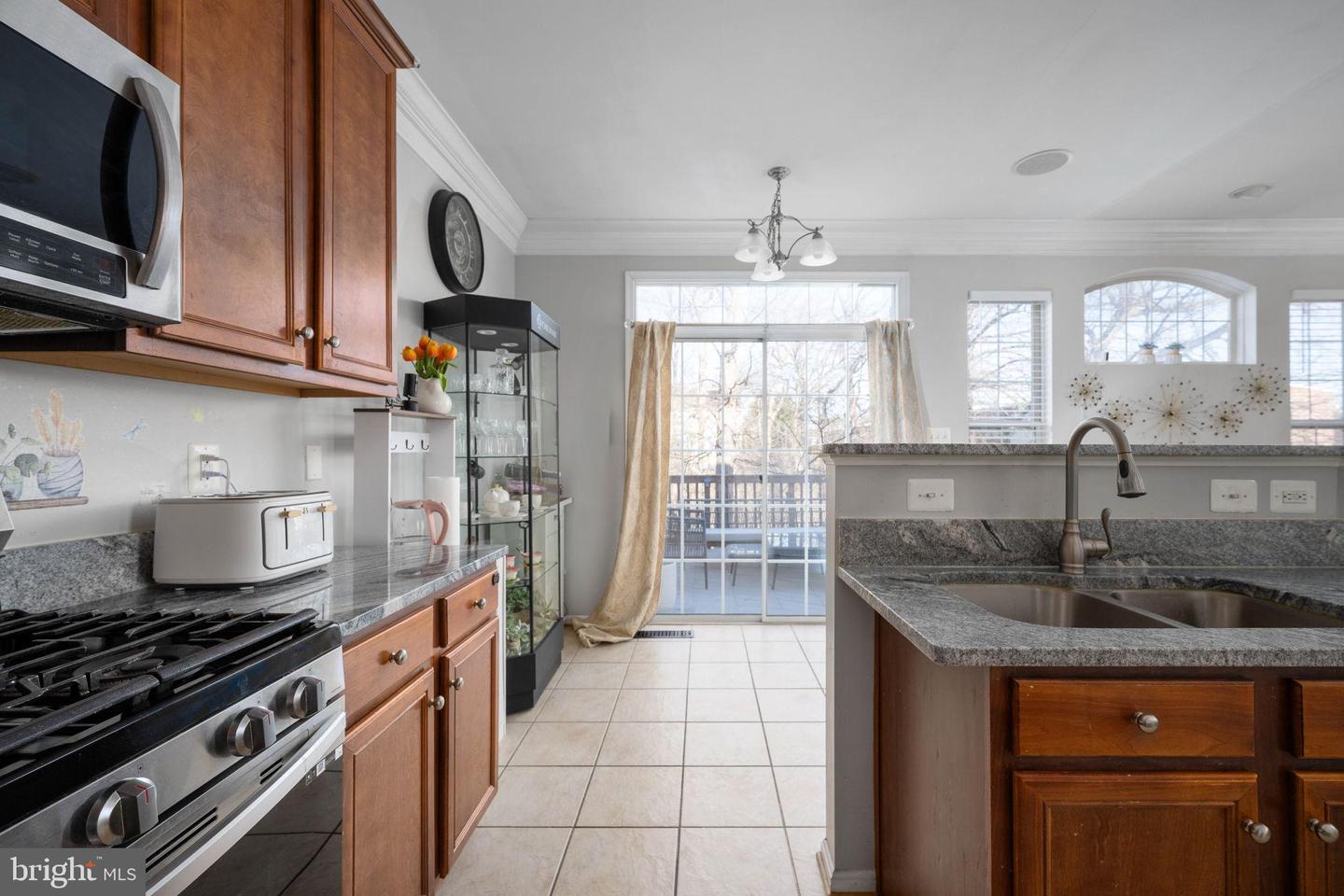 8593 WYNGATE MANOR CT, ALEXANDRIA, Virginia 22309, 3 Bedrooms Bedrooms, 7 Rooms Rooms,2 BathroomsBathrooms,Residential,For sale,8593 WYNGATE MANOR CT,VAFX2286238 MLS # VAFX2286238