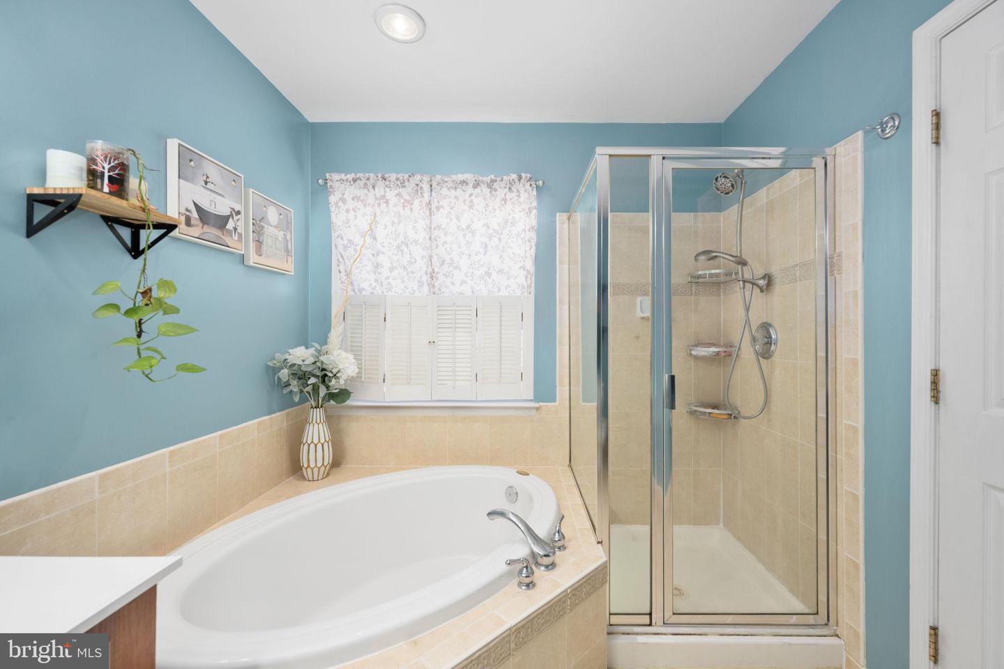 8593 WYNGATE MANOR CT, ALEXANDRIA, Virginia 22309, 3 Bedrooms Bedrooms, 7 Rooms Rooms,2 BathroomsBathrooms,Residential,For sale,8593 WYNGATE MANOR CT,VAFX2286238 MLS # VAFX2286238