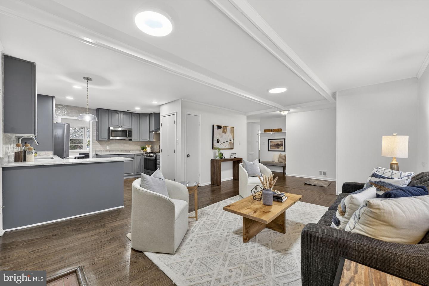 7113 PENGUIN PL, FALLS CHURCH, Virginia 22043, 4 Bedrooms Bedrooms, ,4 BathroomsBathrooms,Residential,For sale,7113 PENGUIN PL,VAFX2286438 MLS # VAFX2286438