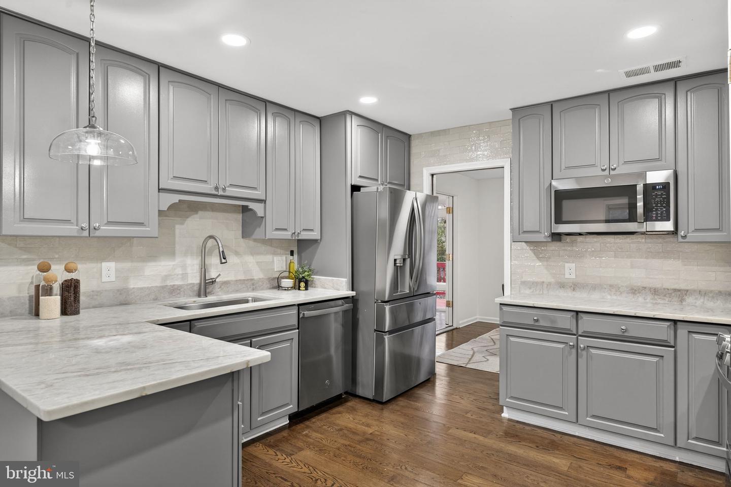 7113 PENGUIN PL, FALLS CHURCH, Virginia 22043, 4 Bedrooms Bedrooms, ,4 BathroomsBathrooms,Residential,For sale,7113 PENGUIN PL,VAFX2286438 MLS # VAFX2286438