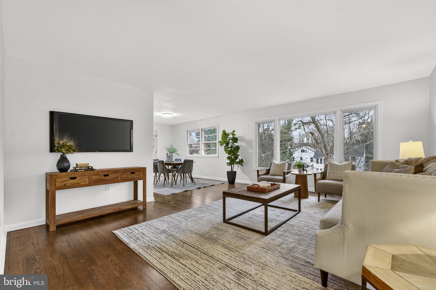 7113 PENGUIN PL, FALLS CHURCH, Virginia 22043, 4 Bedrooms Bedrooms, ,4 BathroomsBathrooms,Residential,For sale,7113 PENGUIN PL,VAFX2286438 MLS # VAFX2286438