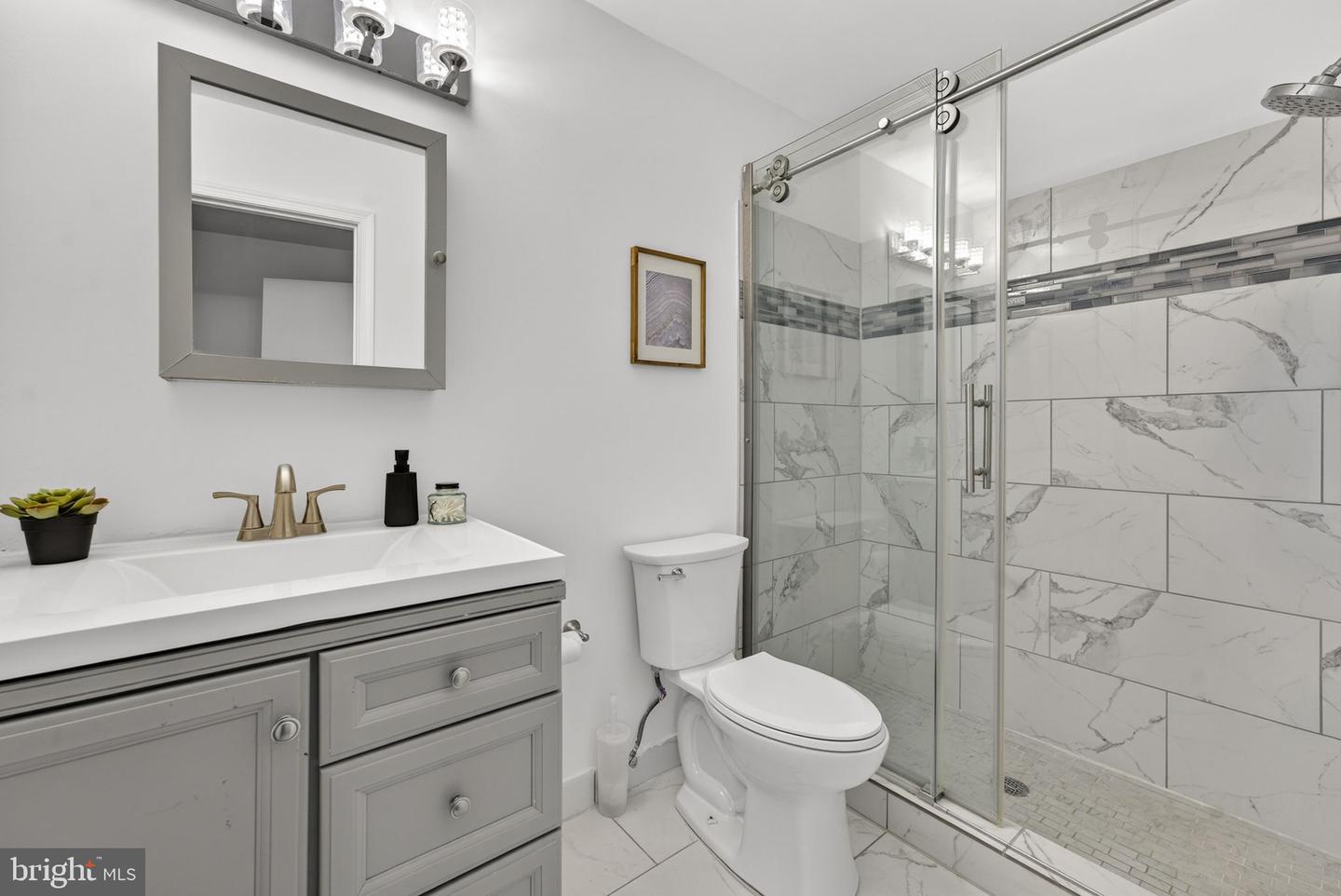 7113 PENGUIN PL, FALLS CHURCH, Virginia 22043, 4 Bedrooms Bedrooms, ,4 BathroomsBathrooms,Residential,For sale,7113 PENGUIN PL,VAFX2286438 MLS # VAFX2286438