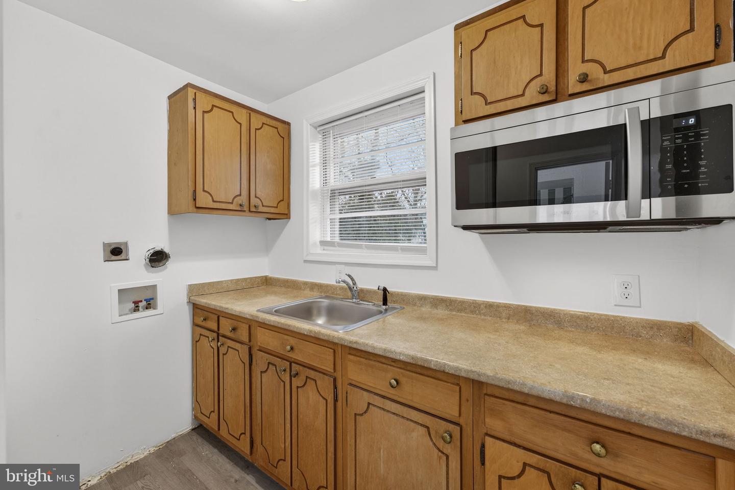 7113 PENGUIN PL, FALLS CHURCH, Virginia 22043, 4 Bedrooms Bedrooms, ,4 BathroomsBathrooms,Residential,For sale,7113 PENGUIN PL,VAFX2286438 MLS # VAFX2286438