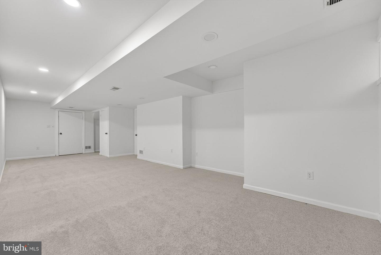 7113 PENGUIN PL, FALLS CHURCH, Virginia 22043, 4 Bedrooms Bedrooms, ,4 BathroomsBathrooms,Residential,For sale,7113 PENGUIN PL,VAFX2286438 MLS # VAFX2286438