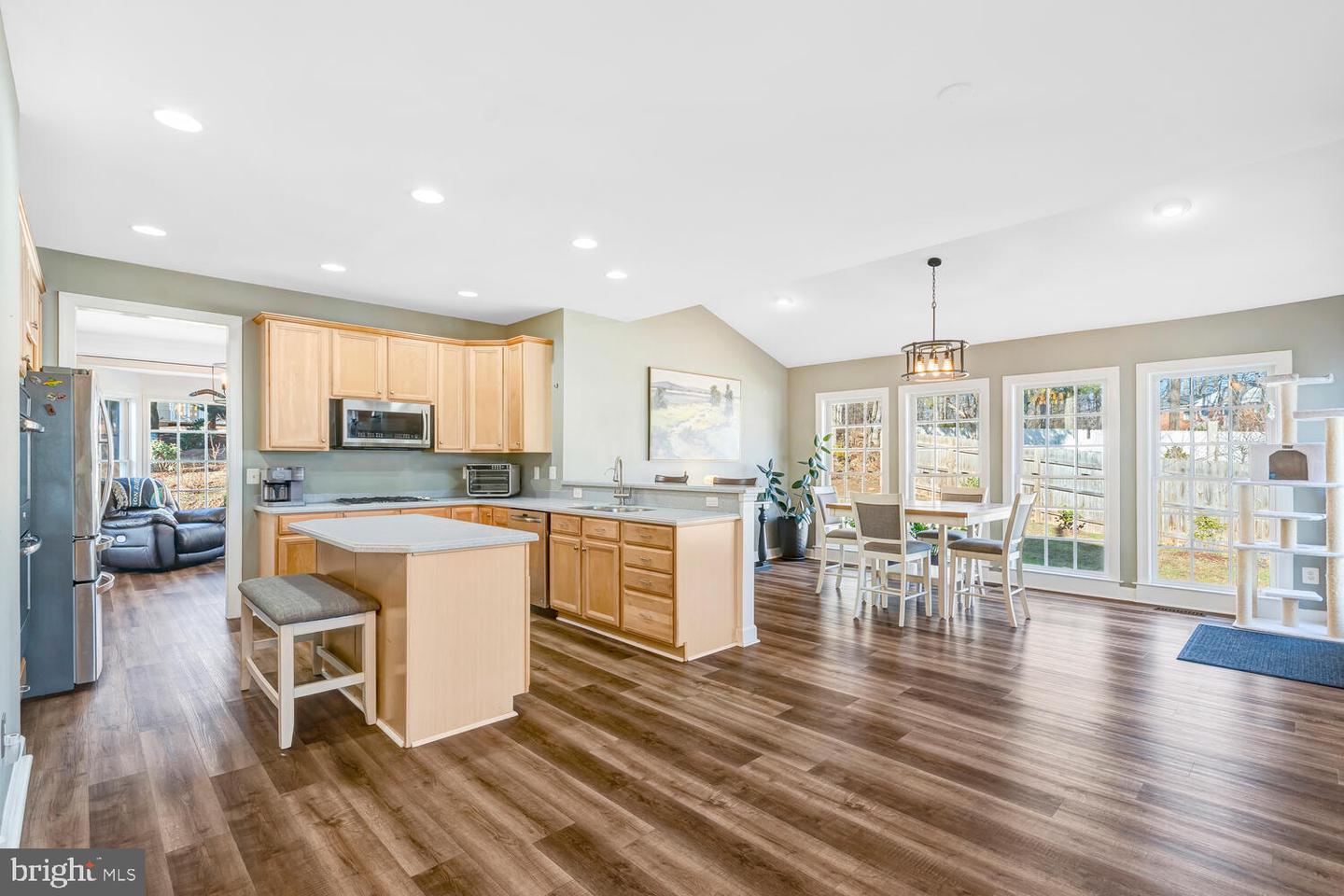 7101 NEW KENSINGTON CT, WARRENTON, Virginia 20187, 4 Bedrooms Bedrooms, ,3 BathroomsBathrooms,Residential,For sale,7101 NEW KENSINGTON CT,VAFQ2020170 MLS # VAFQ2020170