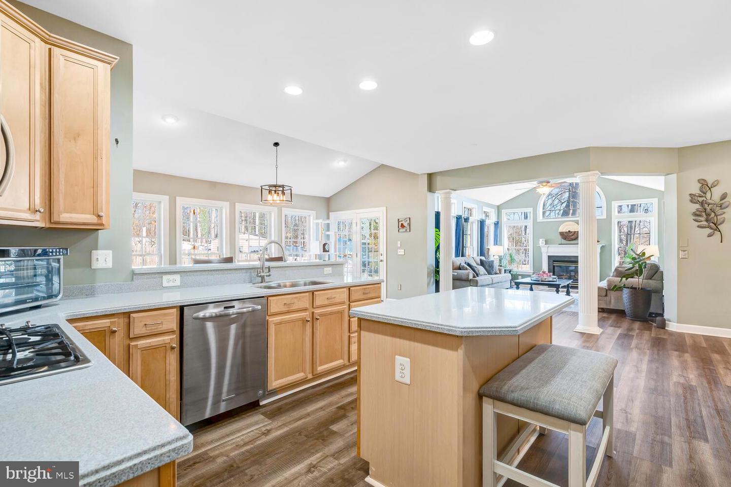 7101 NEW KENSINGTON CT, WARRENTON, Virginia 20187, 4 Bedrooms Bedrooms, ,3 BathroomsBathrooms,Residential,For sale,7101 NEW KENSINGTON CT,VAFQ2020170 MLS # VAFQ2020170