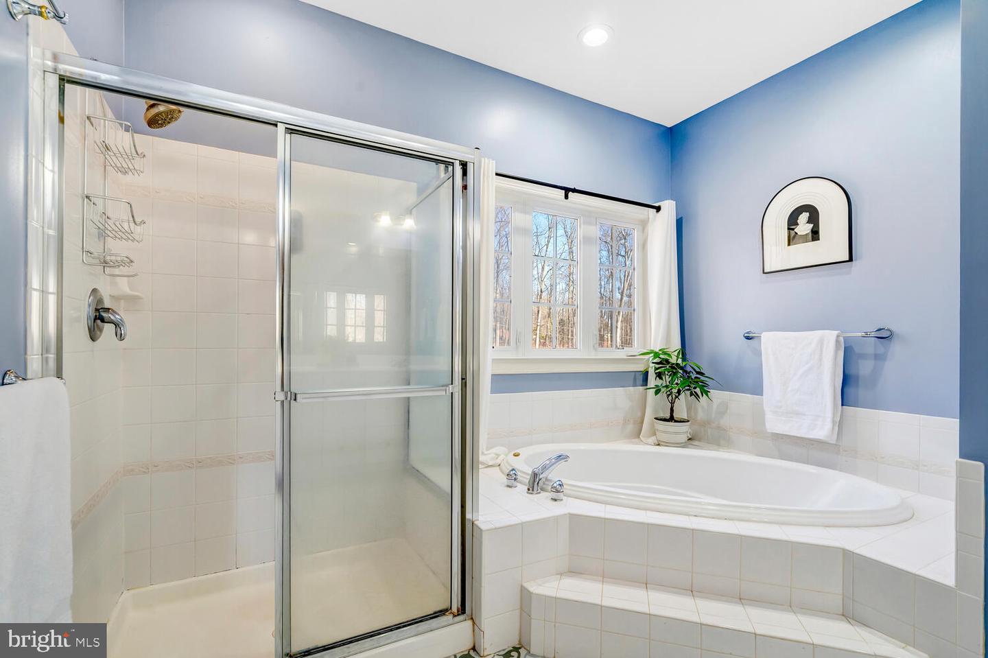 7101 NEW KENSINGTON CT, WARRENTON, Virginia 20187, 4 Bedrooms Bedrooms, ,3 BathroomsBathrooms,Residential,For sale,7101 NEW KENSINGTON CT,VAFQ2020170 MLS # VAFQ2020170